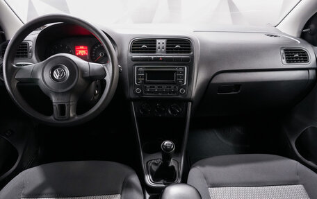 Volkswagen Polo VI (EU Market), 2013 год, 696 000 рублей, 11 фотография