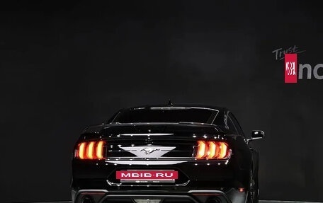 Ford Mustang VI рестайлинг, 2022 год, 3 100 000 рублей, 4 фотография