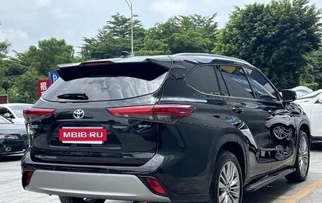 Toyota Highlander, 2024 год, 4 500 000 рублей, 5 фотография