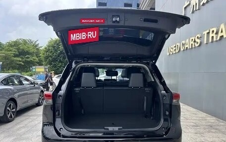 Toyota Highlander, 2024 год, 4 500 000 рублей, 8 фотография
