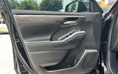 Toyota Highlander, 2024 год, 4 500 000 рублей, 18 фотография