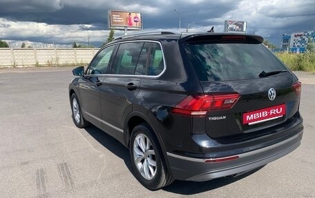 Volkswagen Tiguan II, 2018 год, 2 600 000 рублей, 8 фотография