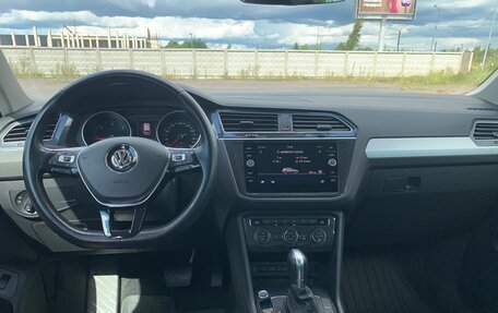 Volkswagen Tiguan II, 2018 год, 2 600 000 рублей, 9 фотография