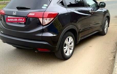 Honda Vezel, 2017 год, 1 600 000 рублей, 2 фотография