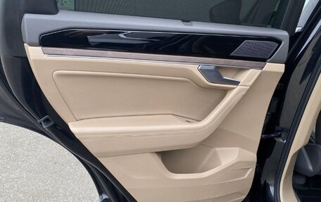 Volkswagen Touareg III, 2019 год, 4 800 000 рублей, 16 фотография