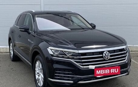 Volkswagen Touareg III, 2019 год, 4 800 000 рублей, 2 фотография
