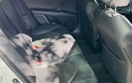 Toyota Camry, 2021 год, 2 390 000 рублей, 6 фотография