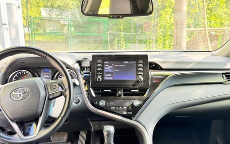 Toyota Camry, 2021 год, 2 390 000 рублей, 10 фотография