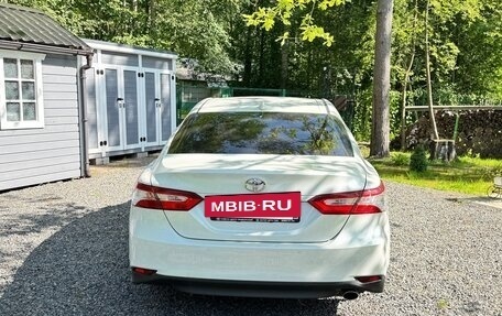Toyota Camry, 2021 год, 2 390 000 рублей, 3 фотография
