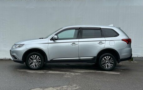 Mitsubishi Outlander III рестайлинг 3, 2017 год, 1 850 000 рублей, 8 фотография
