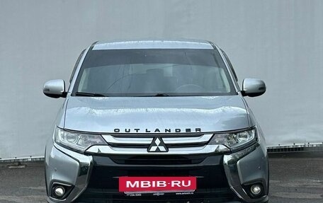 Mitsubishi Outlander III рестайлинг 3, 2017 год, 1 850 000 рублей, 2 фотография