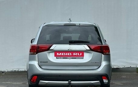 Mitsubishi Outlander III рестайлинг 3, 2017 год, 1 850 000 рублей, 6 фотография