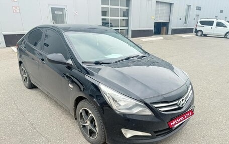 Hyundai Solaris II рестайлинг, 2016 год, 828 000 рублей, 2 фотография