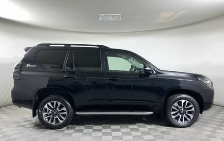 Toyota Land Cruiser Prado 150 рестайлинг 2, 2021 год, 6 949 000 рублей, 4 фотография