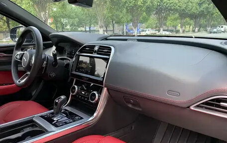 Jaguar XE I рестайлинг, 2022 год, 2 530 035 рублей, 4 фотография