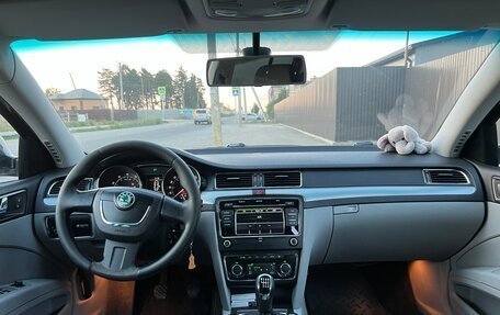 Skoda Superb III рестайлинг, 2009 год, 820 000 рублей, 11 фотография