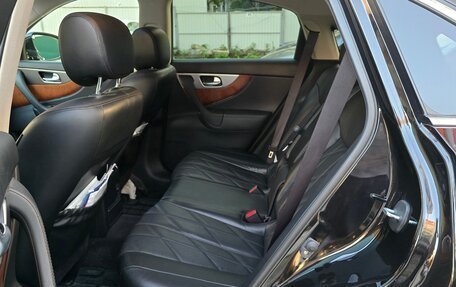 Infiniti QX70, 2014 год, 2 590 000 рублей, 7 фотография