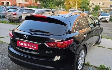Infiniti QX70, 2014 год, 2 590 000 рублей, 10 фотография