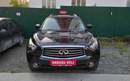 Infiniti QX70, 2014 год, 2 590 000 рублей, 2 фотография
