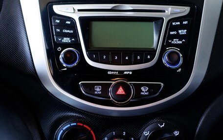 Hyundai Solaris II рестайлинг, 2011 год, 990 000 рублей, 17 фотография