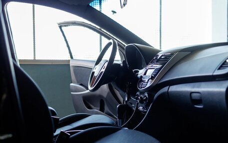 Hyundai Solaris II рестайлинг, 2011 год, 990 000 рублей, 25 фотография