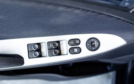 Hyundai Solaris II рестайлинг, 2011 год, 990 000 рублей, 24 фотография