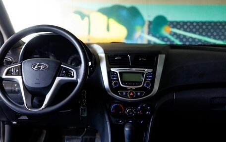 Hyundai Solaris II рестайлинг, 2011 год, 990 000 рублей, 28 фотография
