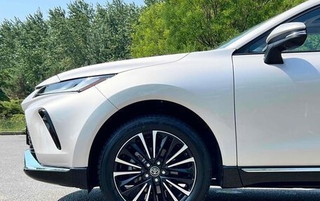 Toyota Venza, 2022 год, 2 800 000 рублей, 4 фотография
