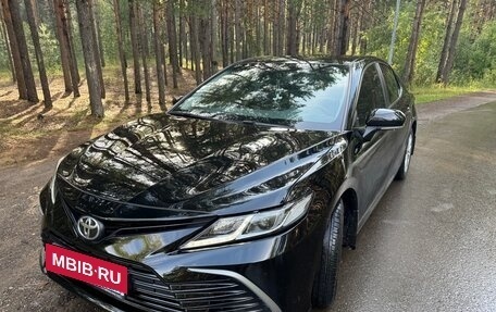 Toyota Camry, 2021 год, 2 700 000 рублей, 7 фотография