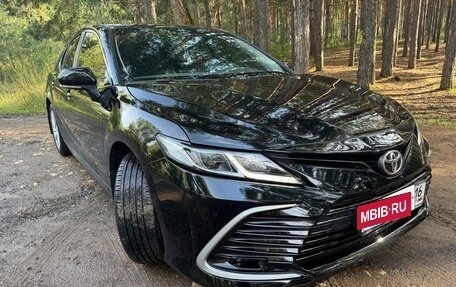 Toyota Camry, 2021 год, 2 700 000 рублей, 2 фотография
