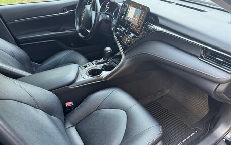 Toyota Camry, 2021 год, 2 700 000 рублей, 17 фотография