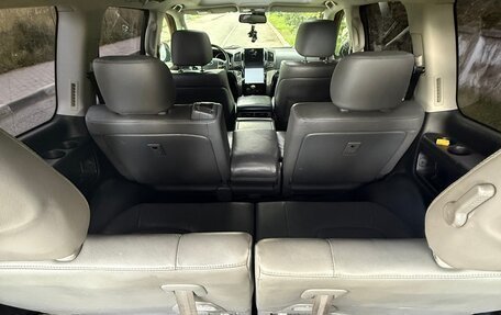 Toyota Land Cruiser 200, 2010 год, 2 700 000 рублей, 10 фотография