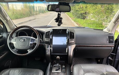 Toyota Land Cruiser 200, 2010 год, 2 700 000 рублей, 15 фотография