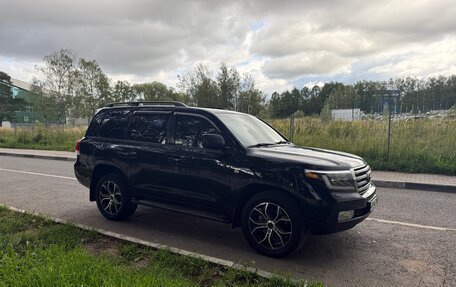 Toyota Land Cruiser 200, 2010 год, 2 700 000 рублей, 24 фотография