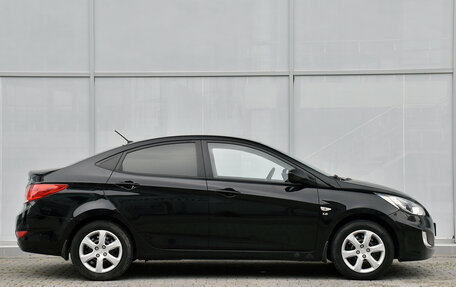 Hyundai Solaris II рестайлинг, 2013 год, 1 074 000 рублей, 4 фотография