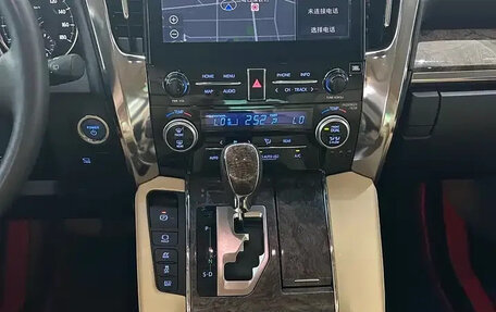 Toyota Alphard III, 2022 год, 9 073 035 рублей, 7 фотография