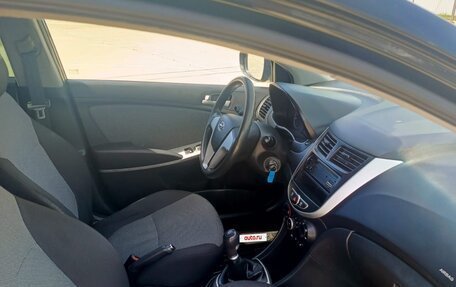 Hyundai Solaris II рестайлинг, 2012 год, 750 000 рублей, 9 фотография