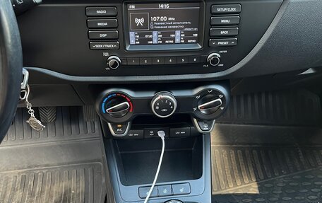 KIA Rio IV, 2018 год, 1 351 000 рублей, 14 фотография