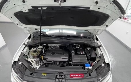 Volkswagen Tiguan II, 2022 год, 3 771 000 рублей, 7 фотография