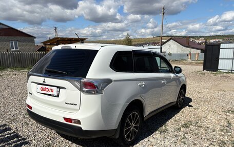 Mitsubishi Outlander III рестайлинг 3, 2013 год, 1 250 000 рублей, 6 фотография