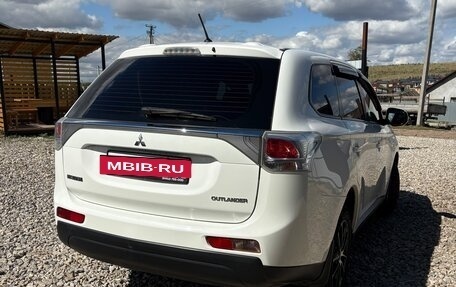 Mitsubishi Outlander III рестайлинг 3, 2013 год, 1 250 000 рублей, 9 фотография