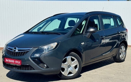 Opel Zafira C рестайлинг, 2014 год, 1 250 000 рублей, 1 фотография