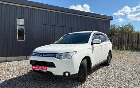 Mitsubishi Outlander III рестайлинг 3, 2013 год, 1 250 000 рублей, 7 фотография