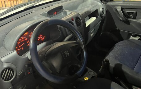 Peugeot Partner II рестайлинг 2, 2010 год, 410 000 рублей, 11 фотография