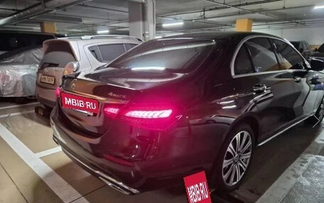 Mercedes-Benz E-Класс, 2021 год, 3 200 000 рублей, 4 фотография