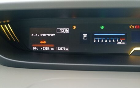 Honda Freed II, 2018 год, 1 450 000 рублей, 14 фотография