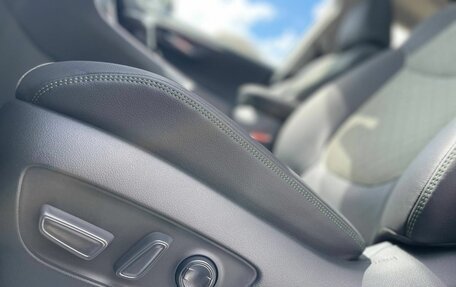 Toyota RAV4, 2025 год, 3 700 000 рублей, 14 фотография