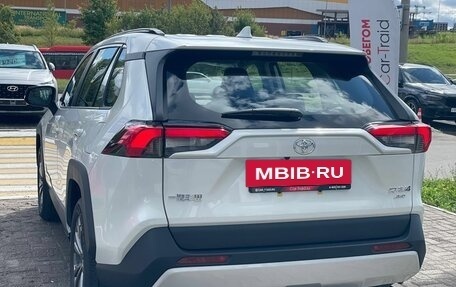 Toyota RAV4, 2025 год, 3 700 000 рублей, 7 фотография