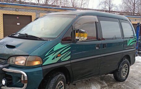 Mitsubishi Delica IV, 1996 год, 750 000 рублей, 3 фотография