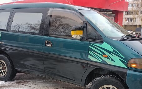 Mitsubishi Delica IV, 1996 год, 750 000 рублей, 2 фотография